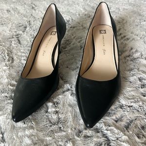 NWOT classic  Black pumps sz 11